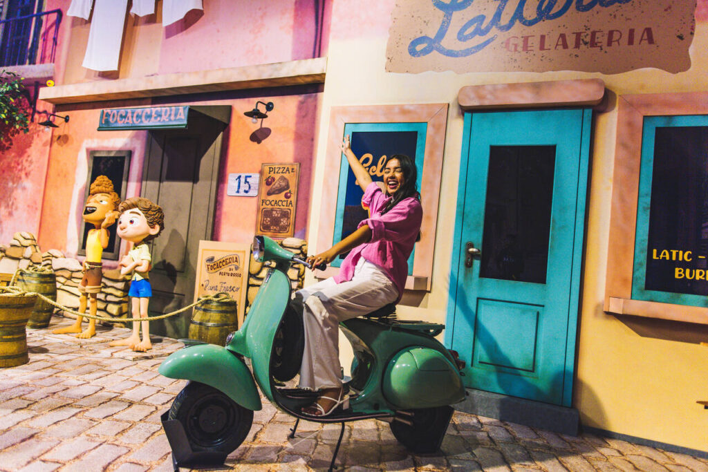 Zurich leva ações interativas ao público do Mundo Pixar em SP