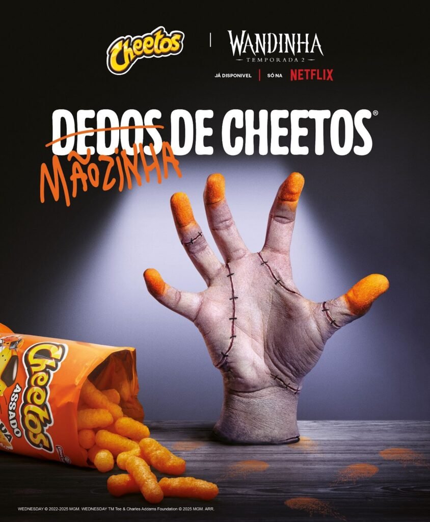 Cheetos conta com personagem Mãozinha, da série Wandinha, da Netflix, para ser o influenciador de sua