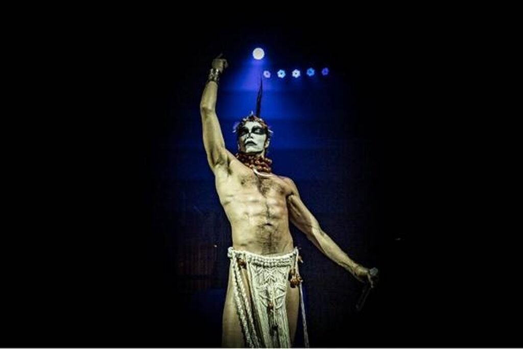 Porto leva pocket show do musical “Homem com H” ao The Town 2025
