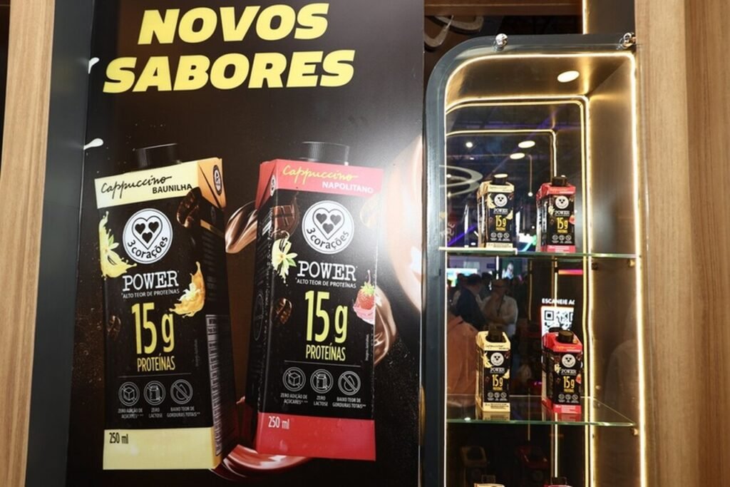 3 Corações lança novos sabores Baunilha e Napolitano da linha Cappuccino Power