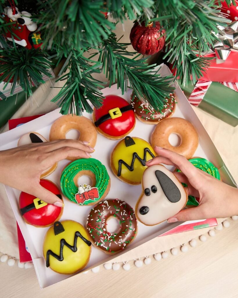 Snoopy e sua Turma inspiram novos donuts de Natal da Krispy Kreme