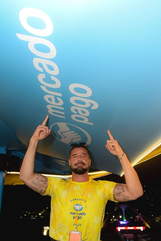 Camarote Suspenso do Mercado Pago recebe Ricky Martin na Sapucaí