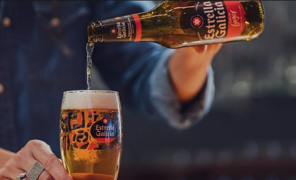 Estrella Galicia amplia presença na música com Podpah