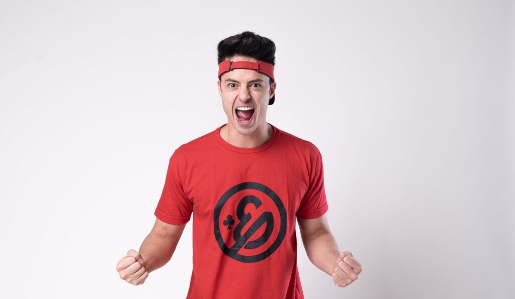 Enaldinho vende 500 mil unidades e leva sucesso do YouTube ao varejo