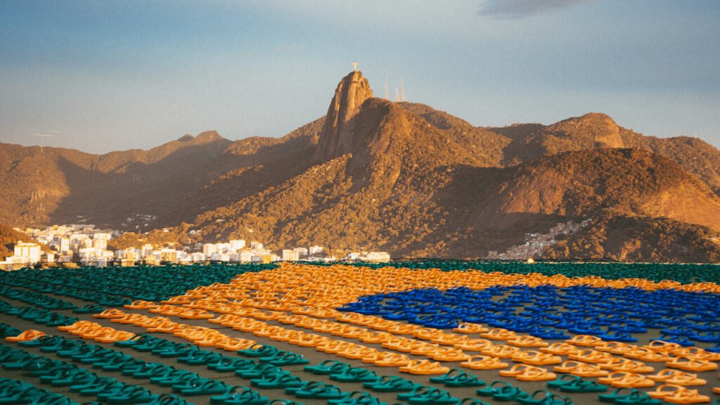Após Todo Mundo no Rio e Primavera Sound, Mango leva ativações para o universo do futebol