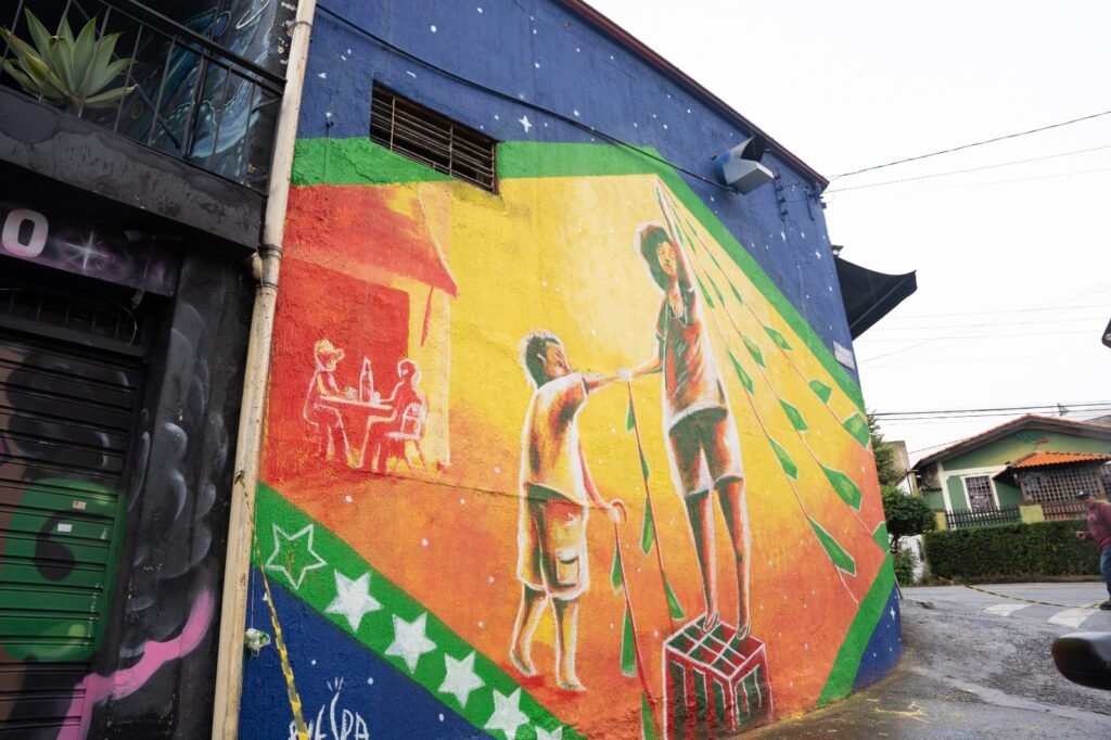 Coca-Cola Femsa Brasil resgata tradição das ruas pintadas para a Copa do Mundo em São Paulo