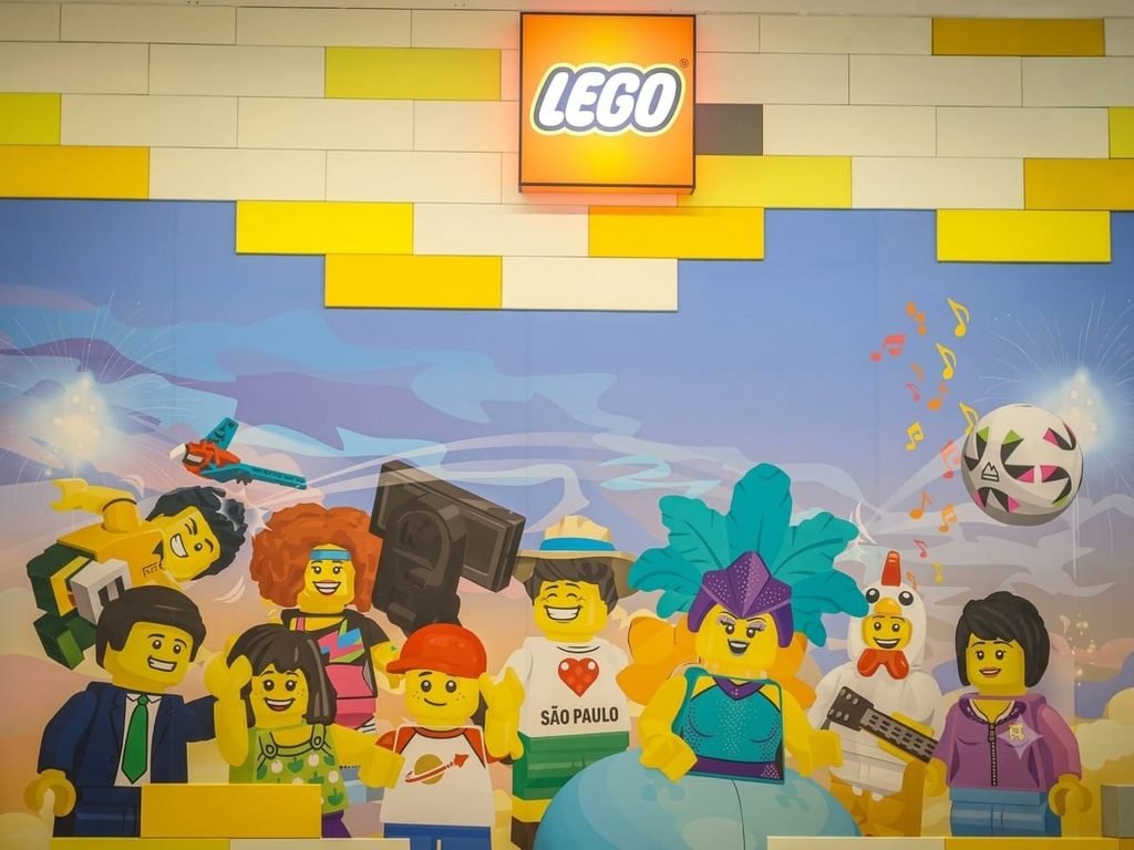 Loja Lego do MorumbiShopping reinaugura com fachada inspirada na cultura brasileira